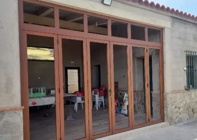 Ventana plegable 6 hojas con fijo superior recto