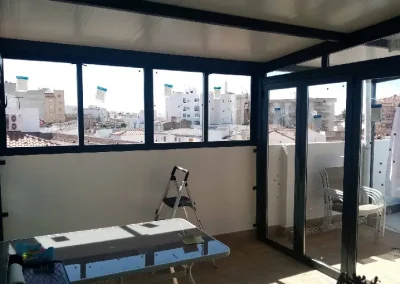 Cerramiento de aluminio plegable