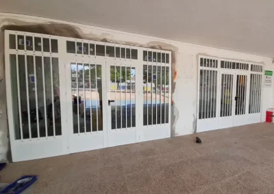 Puertas con barrotes